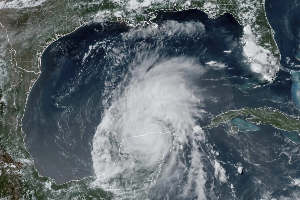 ¡Tome sus precauciones! Confirman cuándo entrará Beryl a Texas
