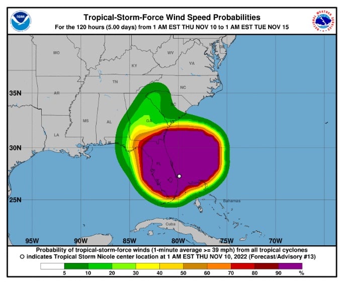 Huracán Nicole toca tierra en Florida