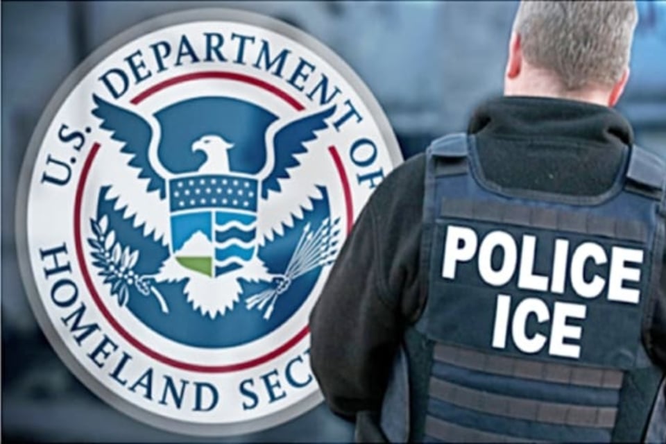 Inmigrantes son asegurados, viajaban en camión en Texas