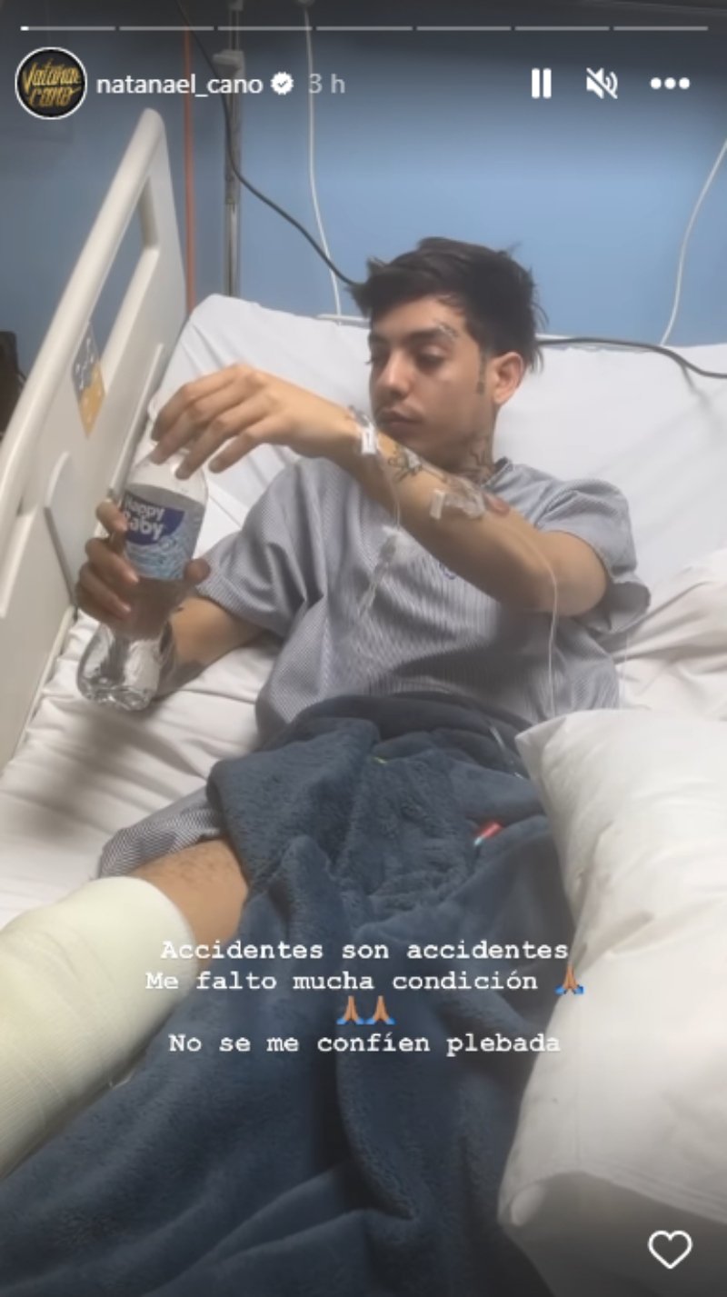 Natanael Cano sufre fuerte accidente en moto