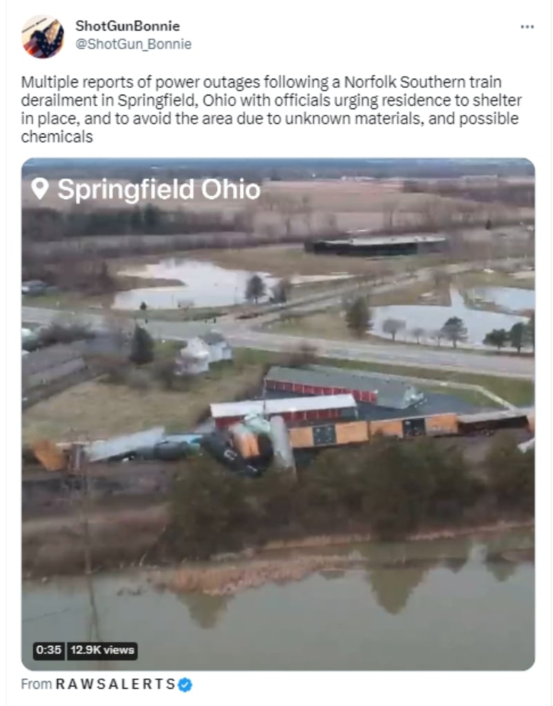 Tren se descarrila Springfield: Equipo de HAZMAT acude a la escena