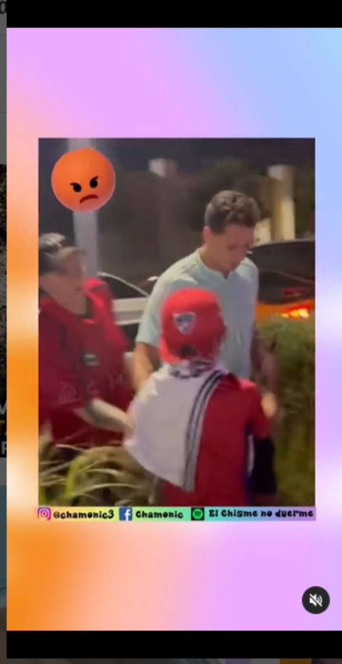 Chicharito rechaza a niño