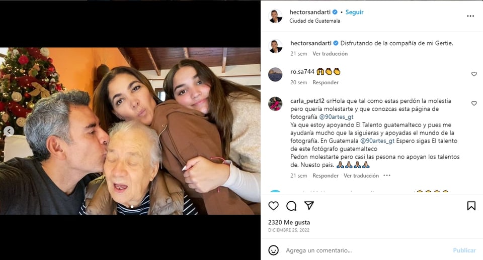 Héctor Sandarti emotivo con su mamá
