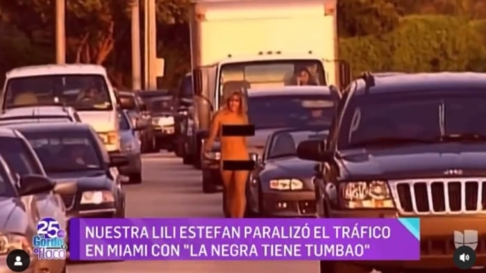 Lili Estefan se quita la ropa en plena calle
