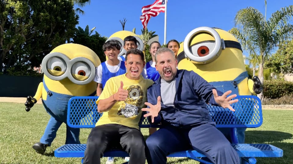 Los Minions y el Chicharito Hernández un equipo de miedo