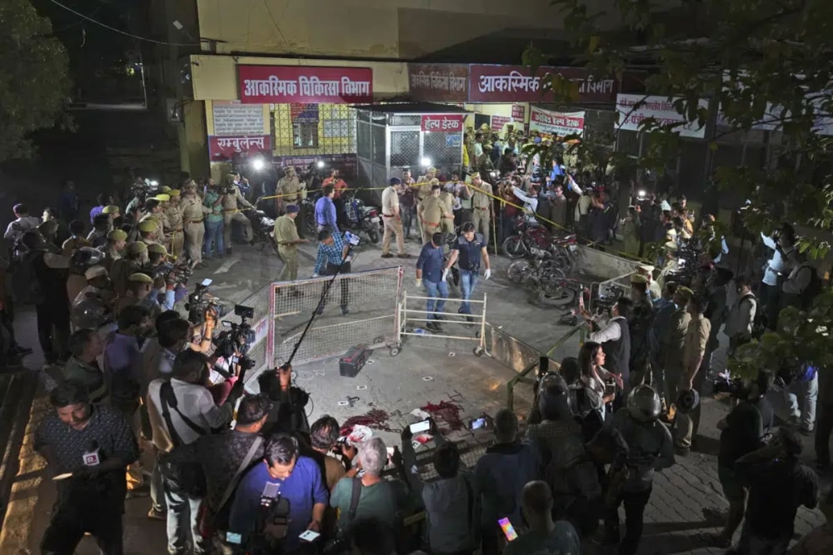 Balean a exlegislador en pleno programa al aire en la India