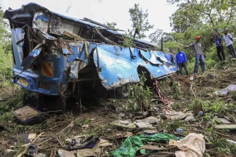 Mueren 10 personas que regresaban de un funeral en Kenia