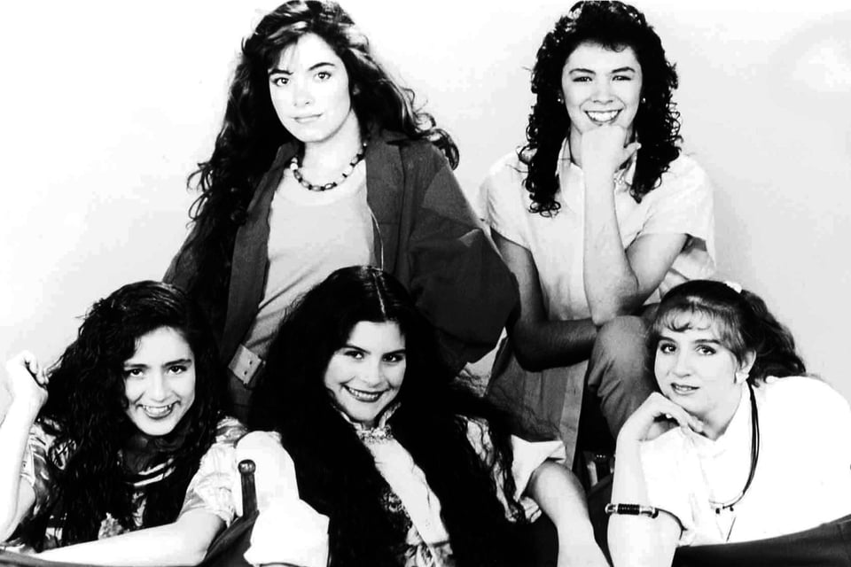 Who are Boquitas Pintadas? The band is called Fresitas Salvajes in ‘Ellas Soy Yo’