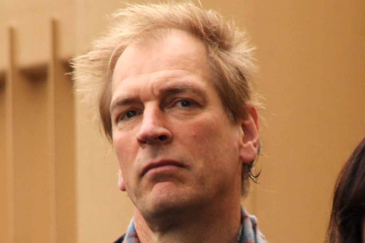 How did Julian Sands die?