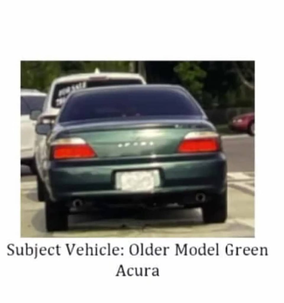 burned out vehicle, Acura, green Acura, Florida, MundoNOW