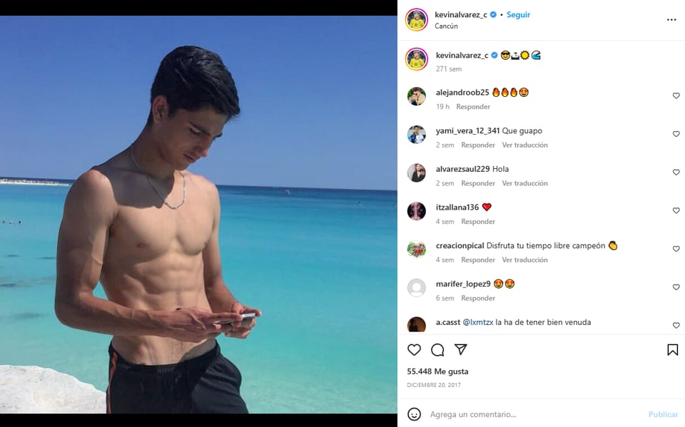 Kevin Álvarez sin camisa