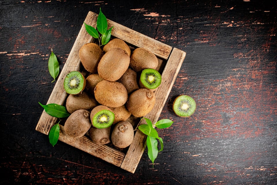 Reportan recall de kiwi verde por posible listeria