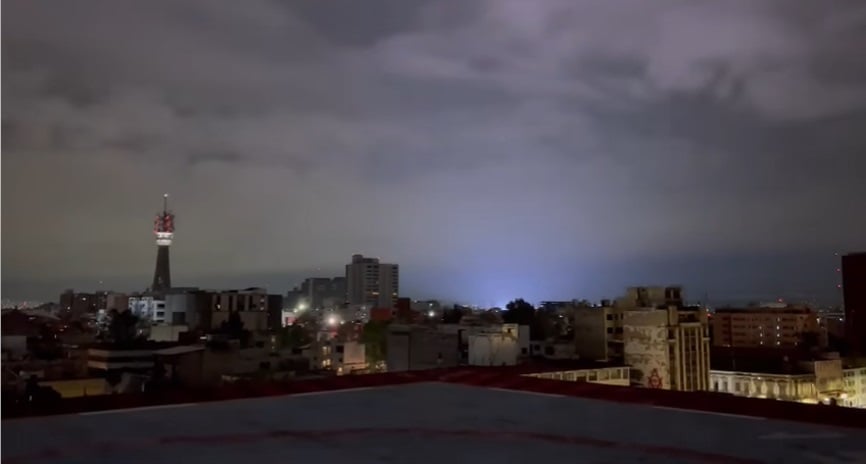 extrañas luces cielo sismo en México