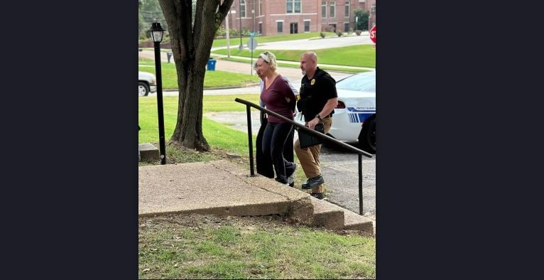 Primary teacher abuses student, teacher, schoolgirl, United States, abuse