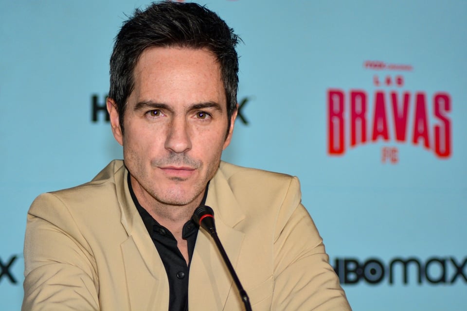 Mauricio Ochmann is mourning his father’s death