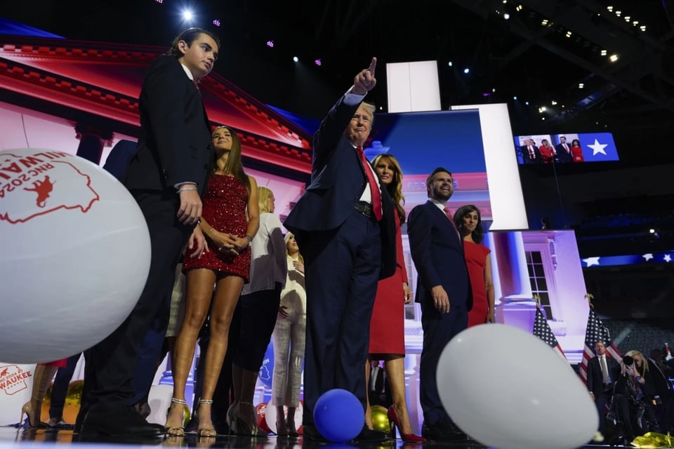 Melania Trump, Donald Trump, Beso, desaire, MundoNOW
