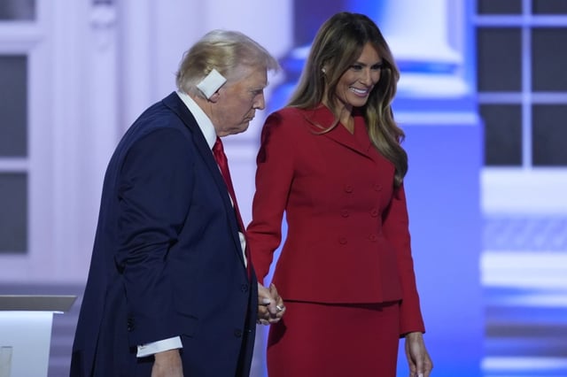 Melania Trump snubs Donald Trump at the Republican Convention