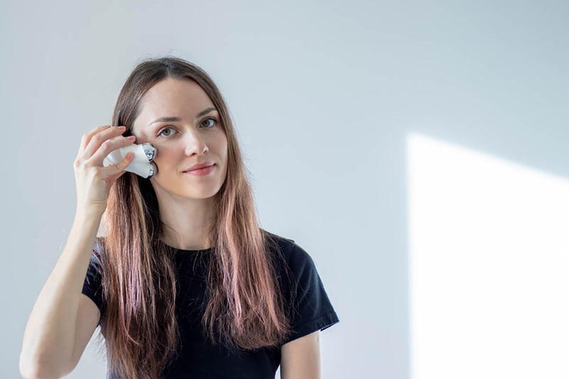 microcurrent devices, woman, home, treatment, beauty