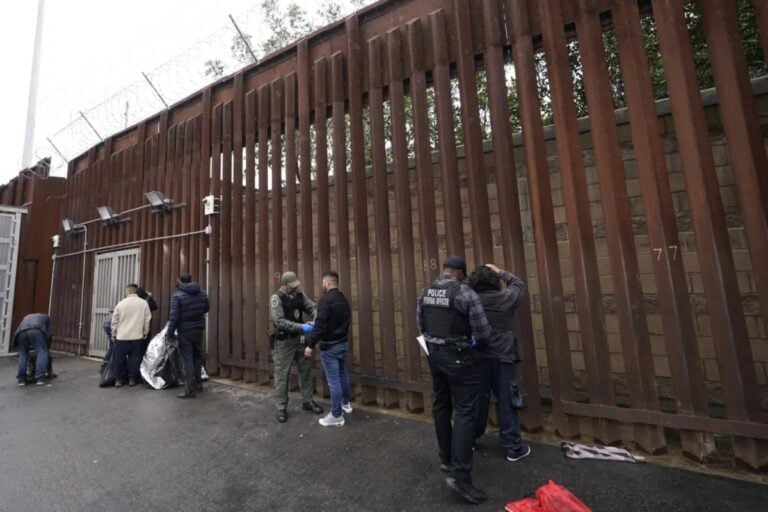 El presidente Joe Biden anuncia abrir centros de migración en Guatemala y Colombia
