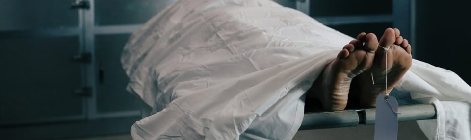 CURIOSO: ¿No estaba muerto? Hombre que había sido declarado muerto, despertó en medio de la noche en una morgue