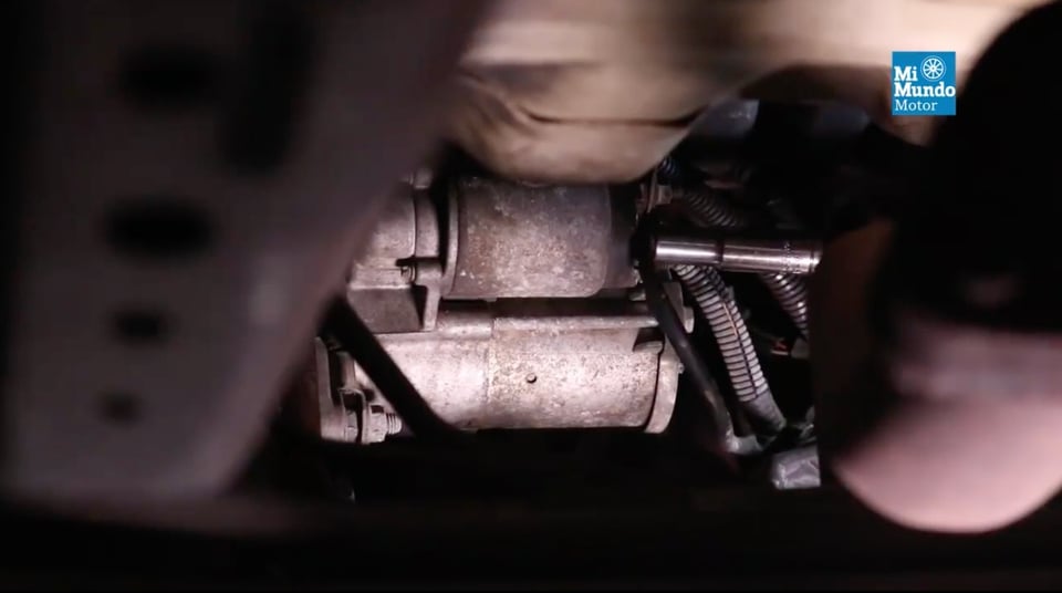 dónde está el motor de arranque, arranque del carro, Motor, taller, MundoNOW