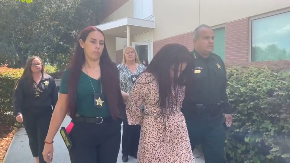 abuso sexual, violación, tocamientos, policía, cárcel
