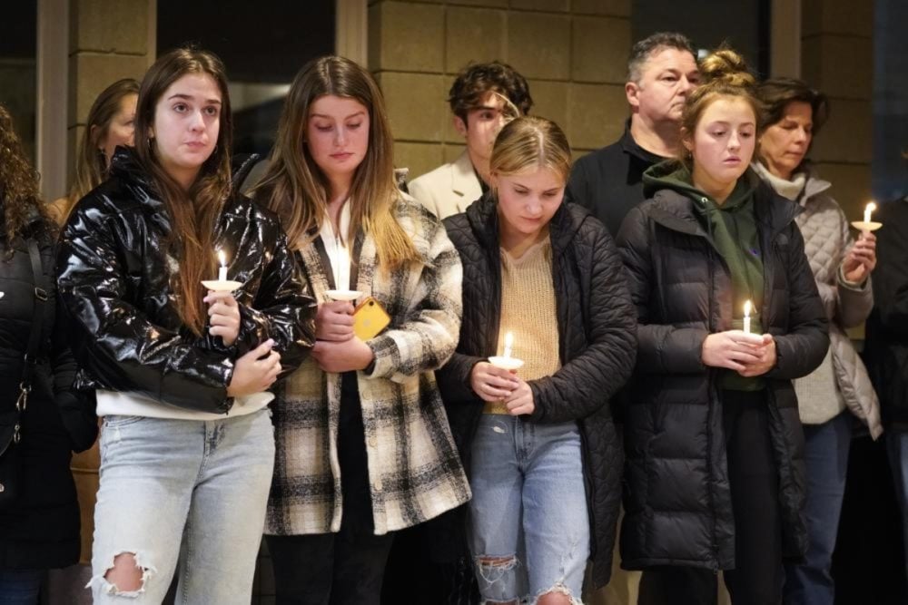 Confirman cargos contra padres de adolescente que desató masacre en High School de EEUU