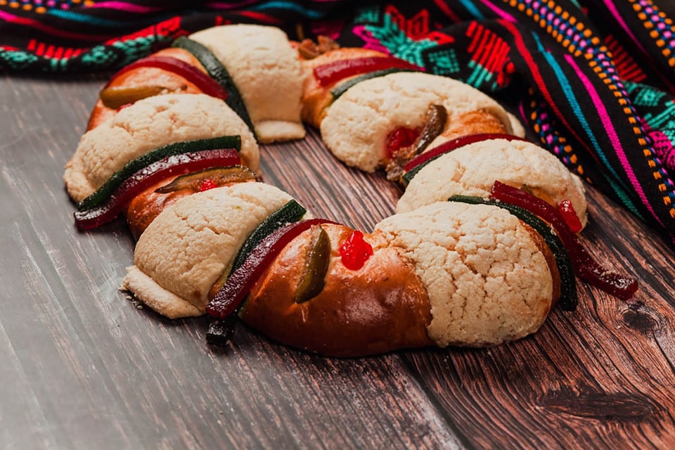 Rosca de Reyes, comidas de año nuevo, México, tradiciones, pan