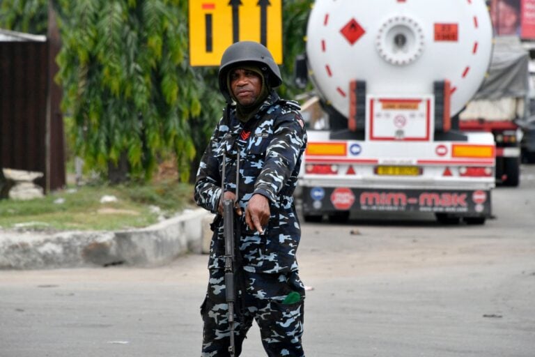 Un ataque armado deja a 32 personas sin vida en Nigeria