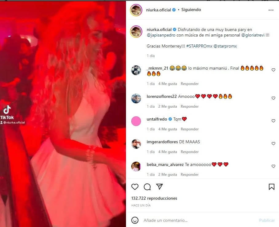 Niurka raises a club dress: Shows her attributes
