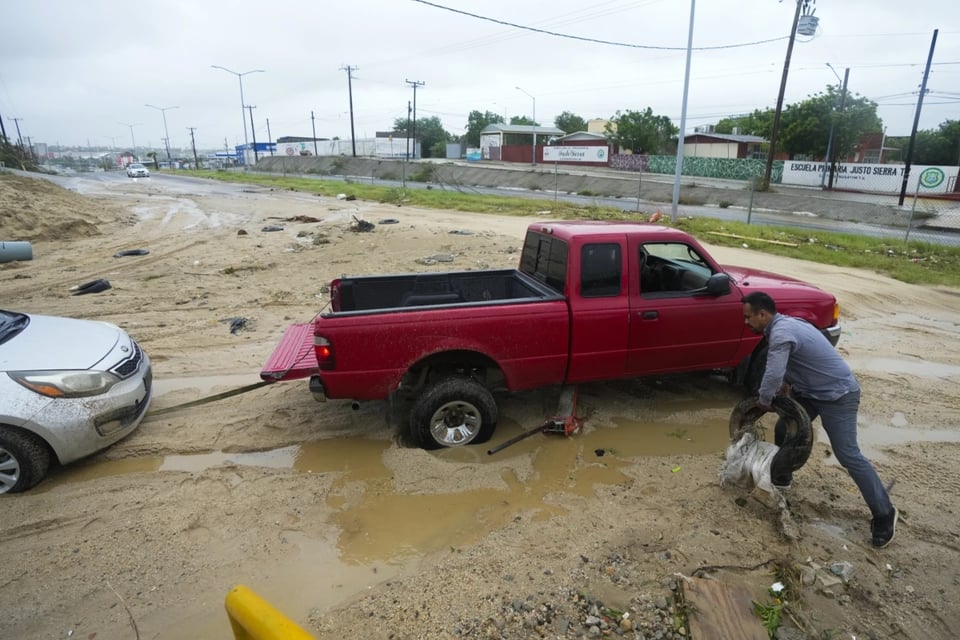 Península de Baja California, Huracán Tammy, Antillas Menores, inundaciones, MundoNOW