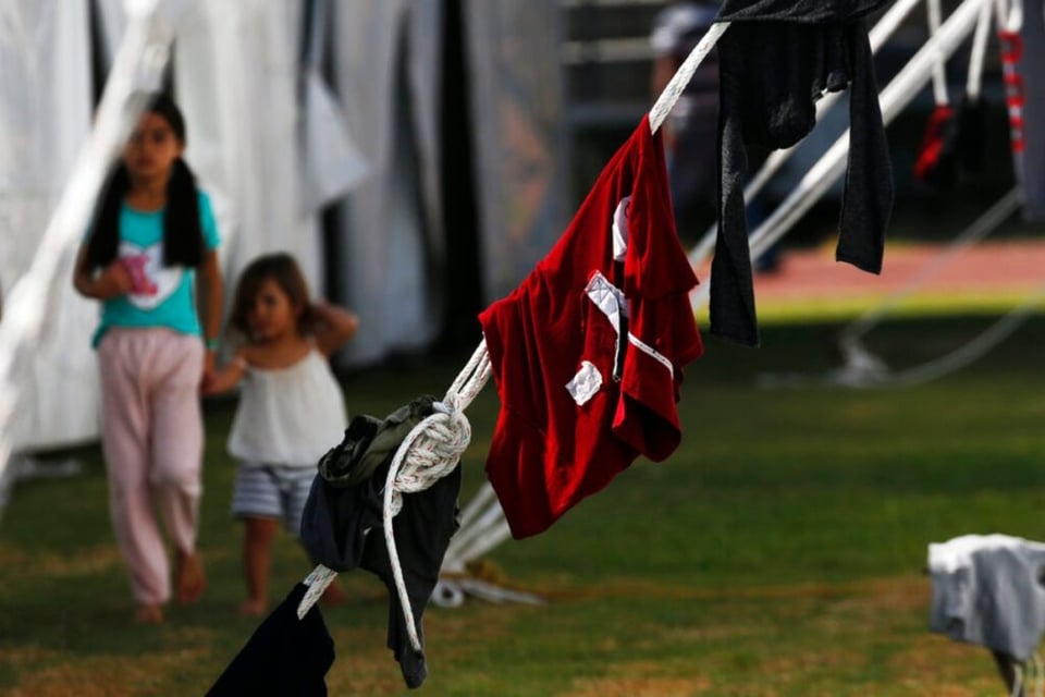 Buena noticia: Juez prohíbe al Gobierno de Biden expulsar a familias migrantes sin dejarles pedir asilo