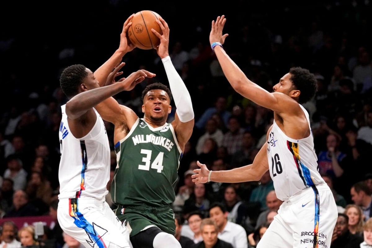 Bucks ganan a Nets y logran 15 triunfos al hilo