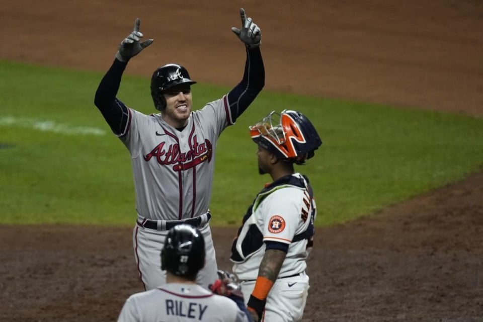 Los Bravos de Atlanta ganan su primer título de Serie Mundial desde 1995