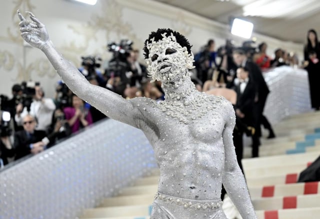 Met Gala 2023: Jared Leto appears dressed as a cat and Salma Hayek wears a plunging neckline (PHOTOS)