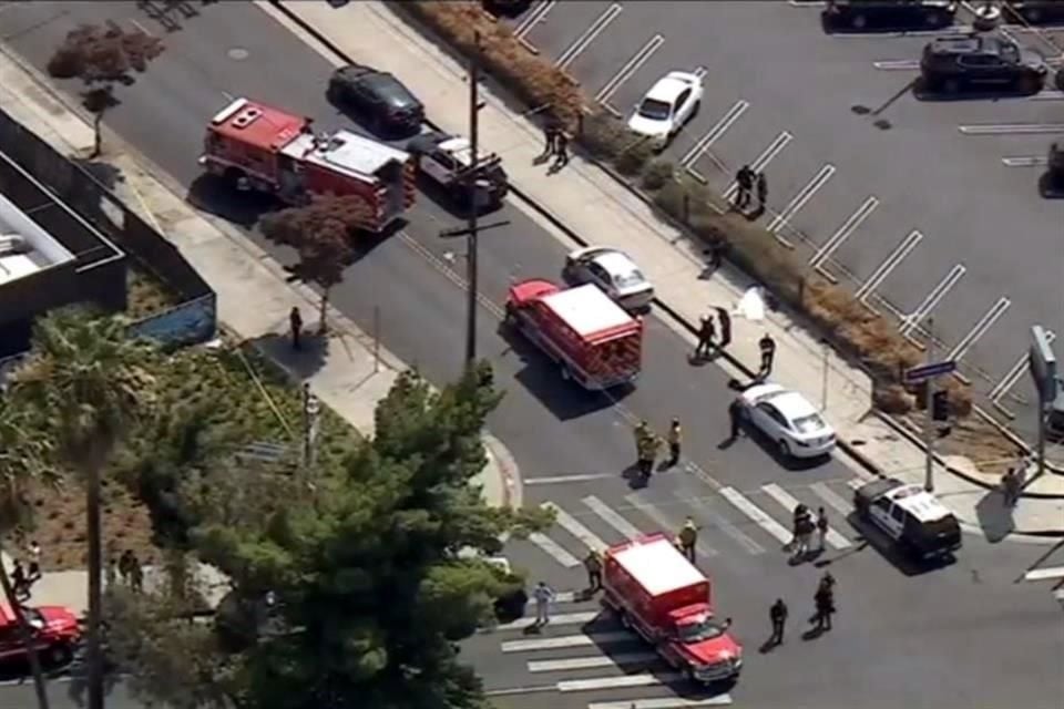 Tiroteo en mercado de pulgas de Panorama City en Los Ángeles deja saldo mortal (FOTOS)