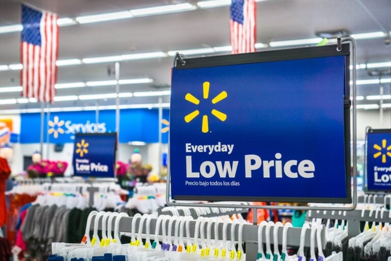 Walmart retira camiseta con insulto «oculto» (FOTO)