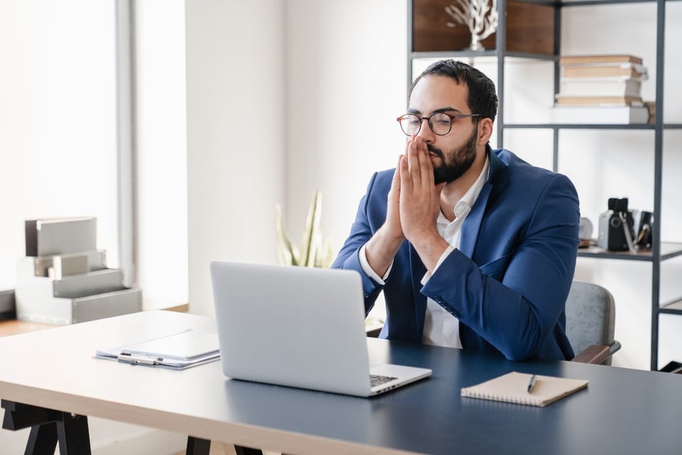 Cómo encontrar equilibrio entre la vida laboral y personal sin sacrificar tu salud