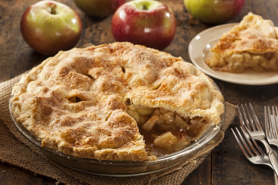 Pastel de manzana casero con una corteza escamosa featured image