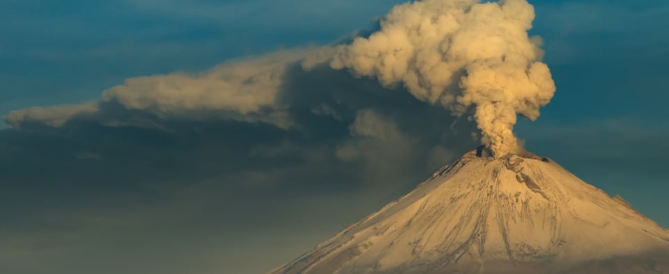 Reportan caos en el aeropuerto de la Ciudad de México por caída de ceniza featured image