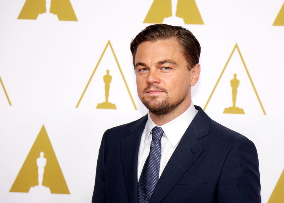 Leonardo DiCaprio es gay, ¿o no? El actor sigue soltero a sus 48 años y levanta sospechas featured image