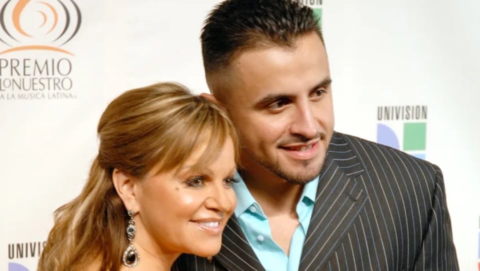 Juan Rivera comparte fotos inéditas de su hermana Jenni (FOTO) featured image