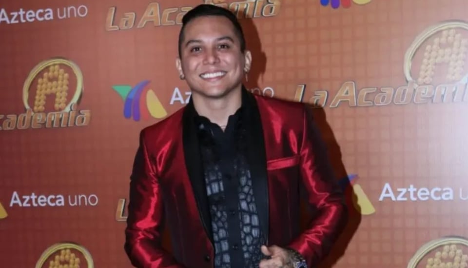 Edwin Luna appears with painted nails and raises suspicions (PHOTO)