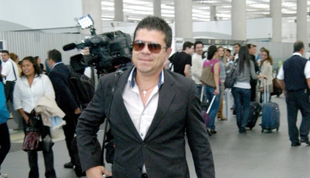 ¡Lo agarran en la movida! Jorge Medina es ‘cachado’ con otra mujer que no es su esposa (VIDEO)