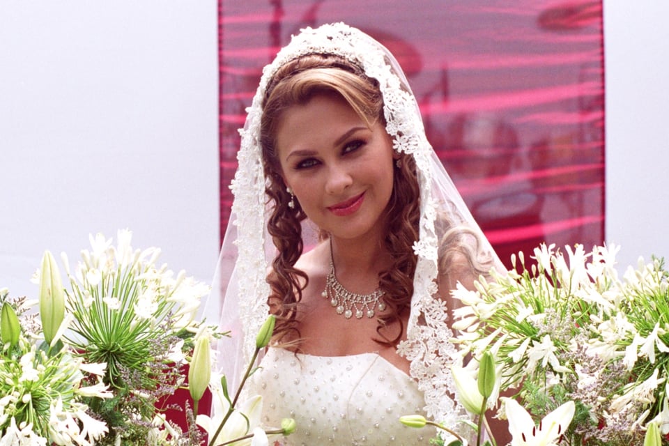 Aracely Arámbula, The ways of love, La chule, Luis Miguel, MundoNOW