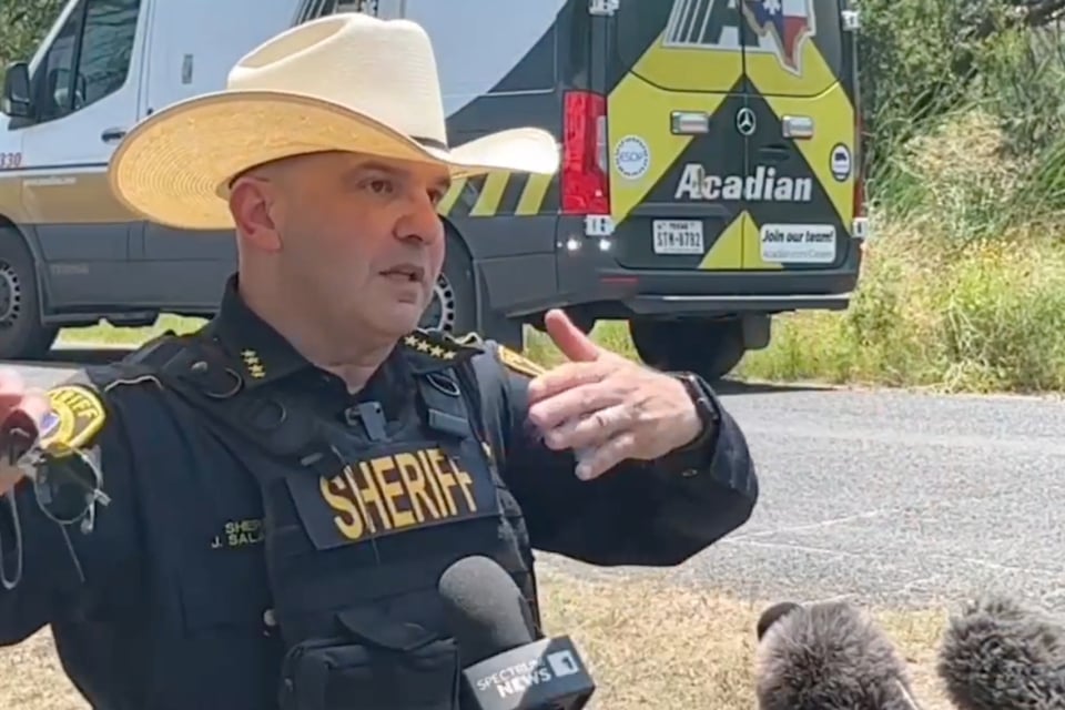 En Texas rescatan a decenas de inmigrantes cautivos en una casa