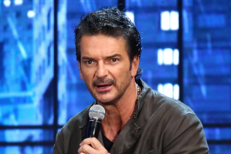 carrera, letras, polémica, estrella, MundoNOW