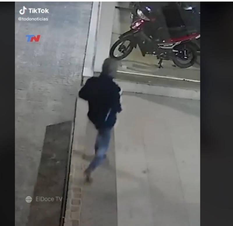 Hombre roba motocicleta en tan solo 20 segundos