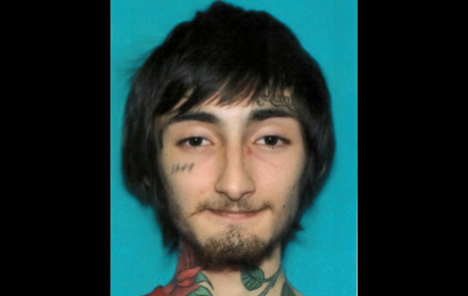 Aseguran que tatuaje en la cara del pistolero de Highland Park era una pista del tiroteo