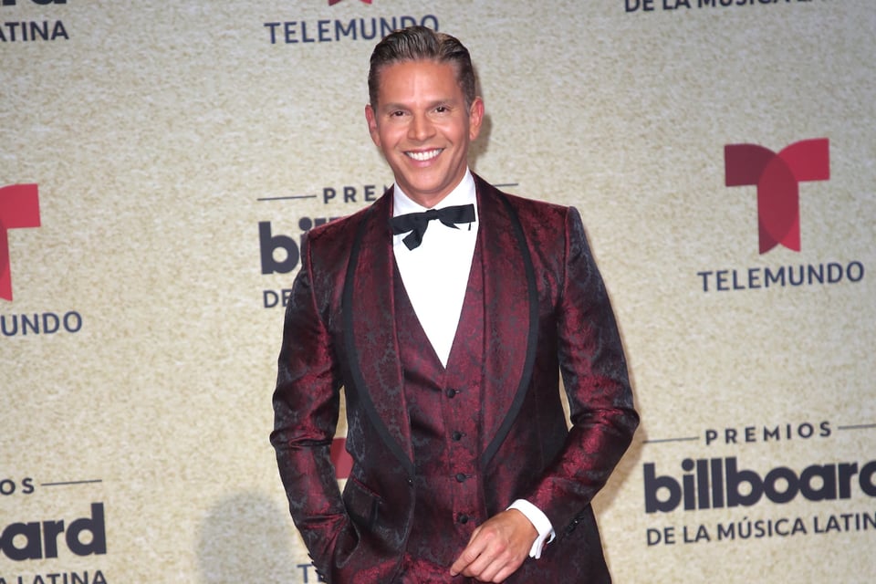 Telemundo, red carpet, host, Pride, MundoNOW, Ernesto Mathies